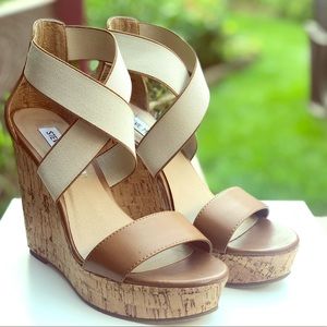 STEVE MADDEN BROWN WEDGE SANDAL SIZE 6.5